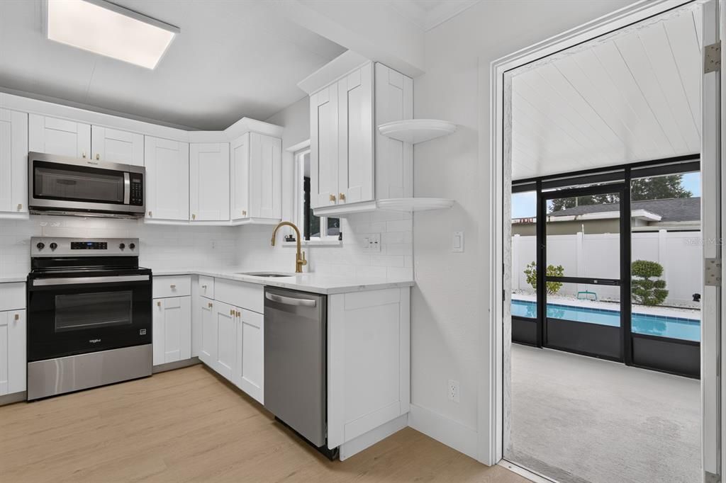 Activo con contrato: $419,900 (3 camas, 2 baños, 1324 Pies cuadrados)