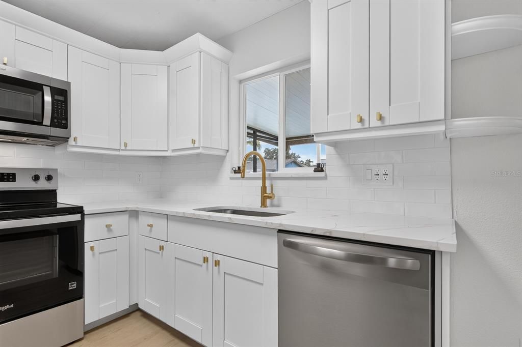 Activo con contrato: $419,900 (3 camas, 2 baños, 1324 Pies cuadrados)