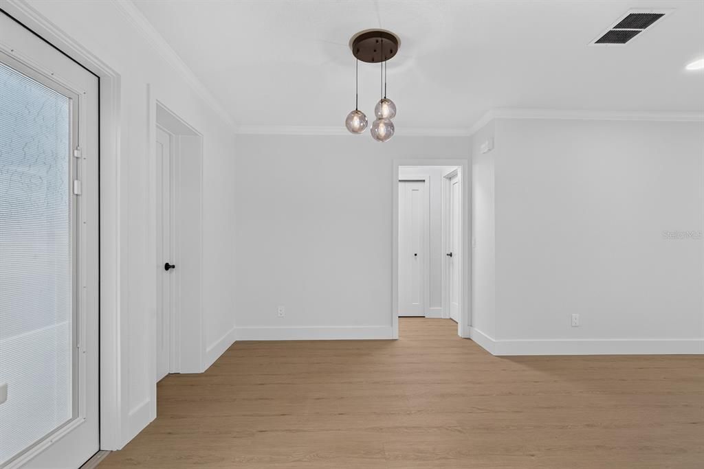 Activo con contrato: $419,900 (3 camas, 2 baños, 1324 Pies cuadrados)