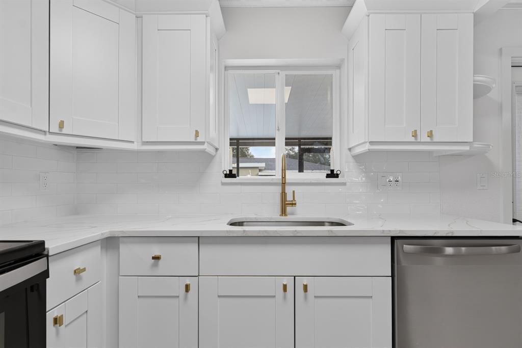 Activo con contrato: $419,900 (3 camas, 2 baños, 1324 Pies cuadrados)