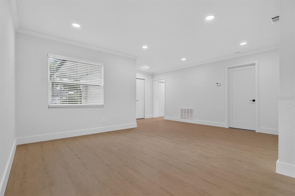 Activo con contrato: $419,900 (3 camas, 2 baños, 1324 Pies cuadrados)