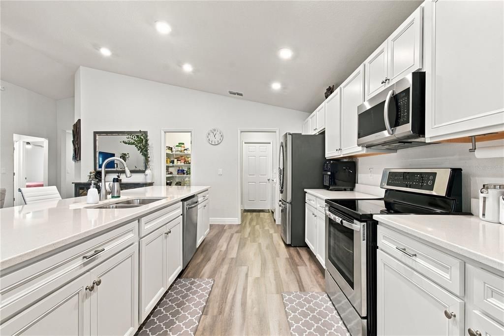 For Sale: $398,000 (3 beds, 2 baths, 2004 Square Feet)