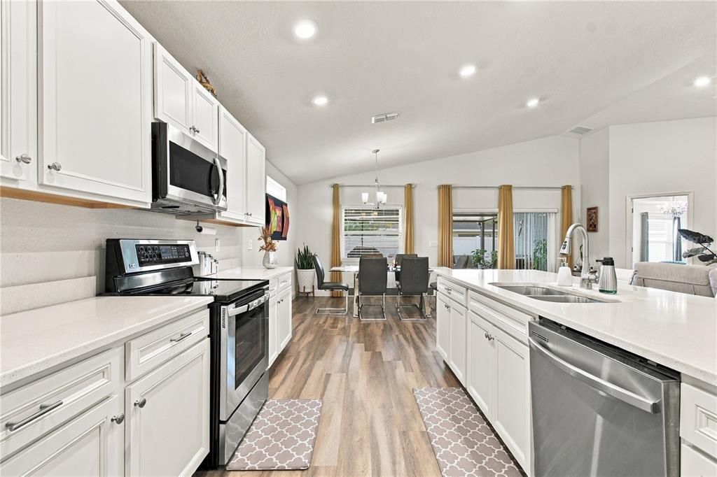 For Sale: $398,000 (3 beds, 2 baths, 2004 Square Feet)