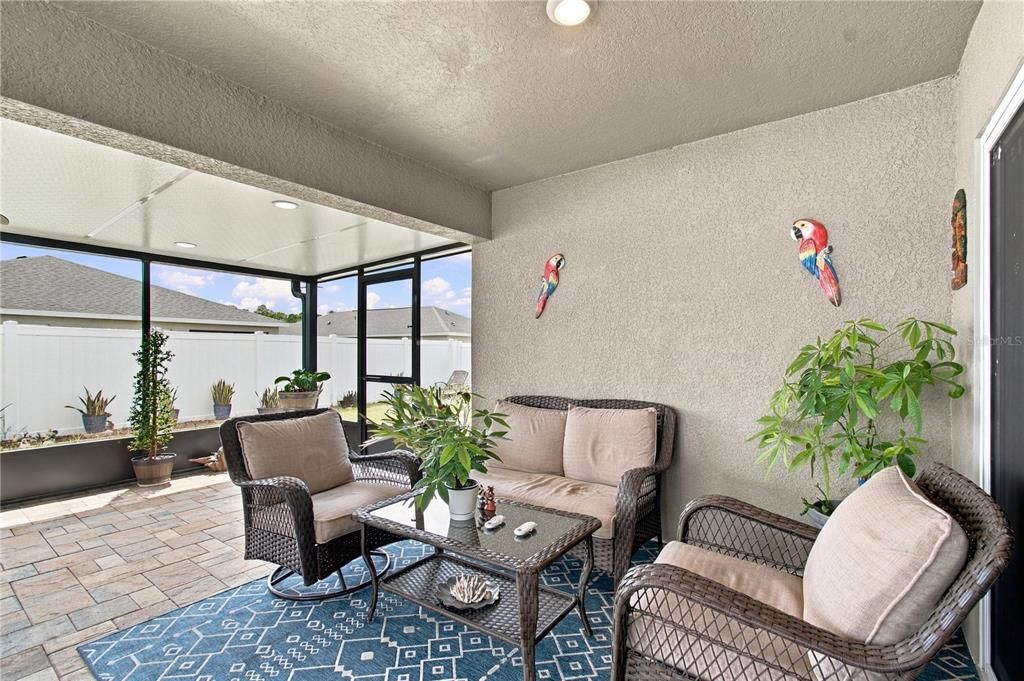 For Sale: $398,000 (3 beds, 2 baths, 2004 Square Feet)