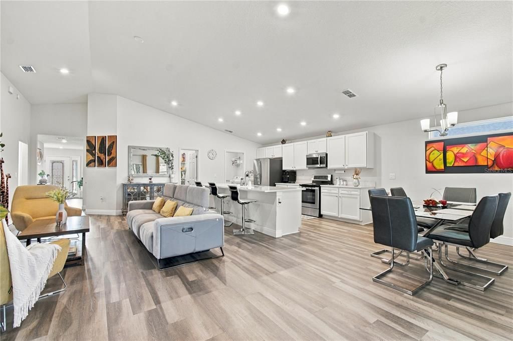 For Sale: $398,000 (3 beds, 2 baths, 2004 Square Feet)