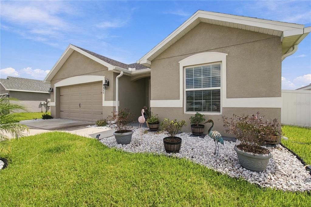 For Sale: $398,000 (3 beds, 2 baths, 2004 Square Feet)