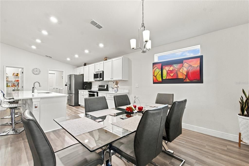 For Sale: $398,000 (3 beds, 2 baths, 2004 Square Feet)