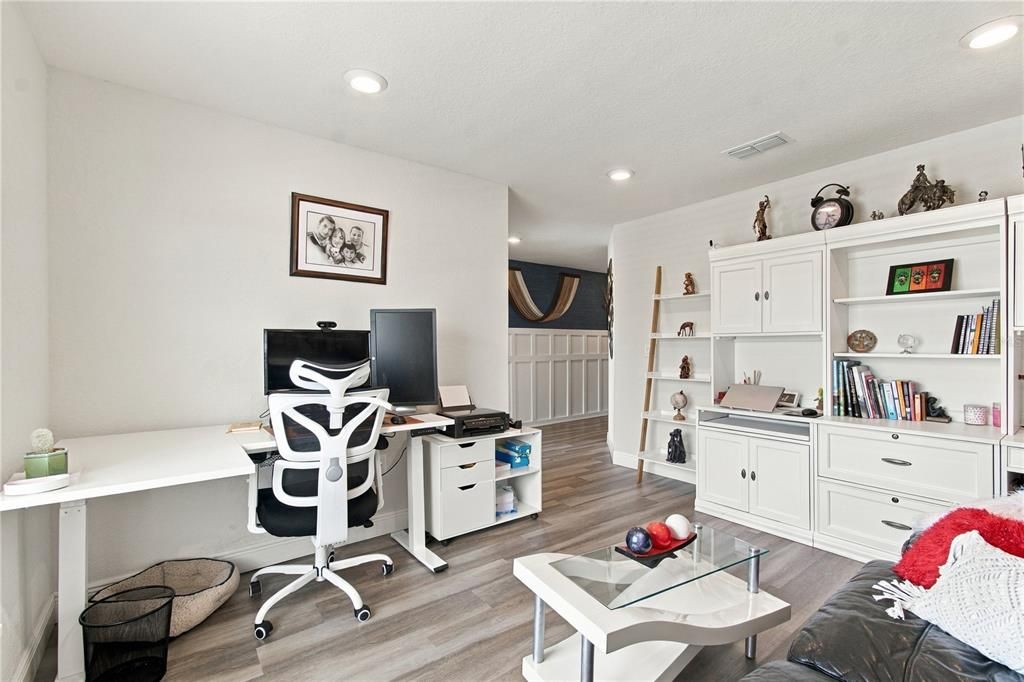For Sale: $398,000 (3 beds, 2 baths, 2004 Square Feet)