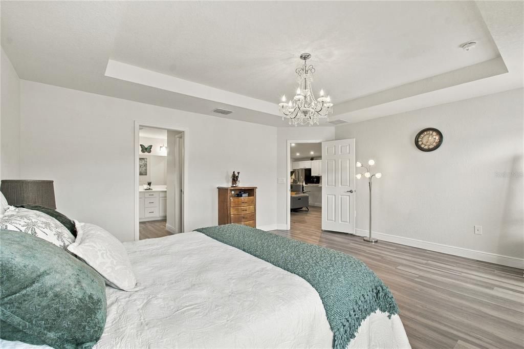 For Sale: $398,000 (3 beds, 2 baths, 2004 Square Feet)