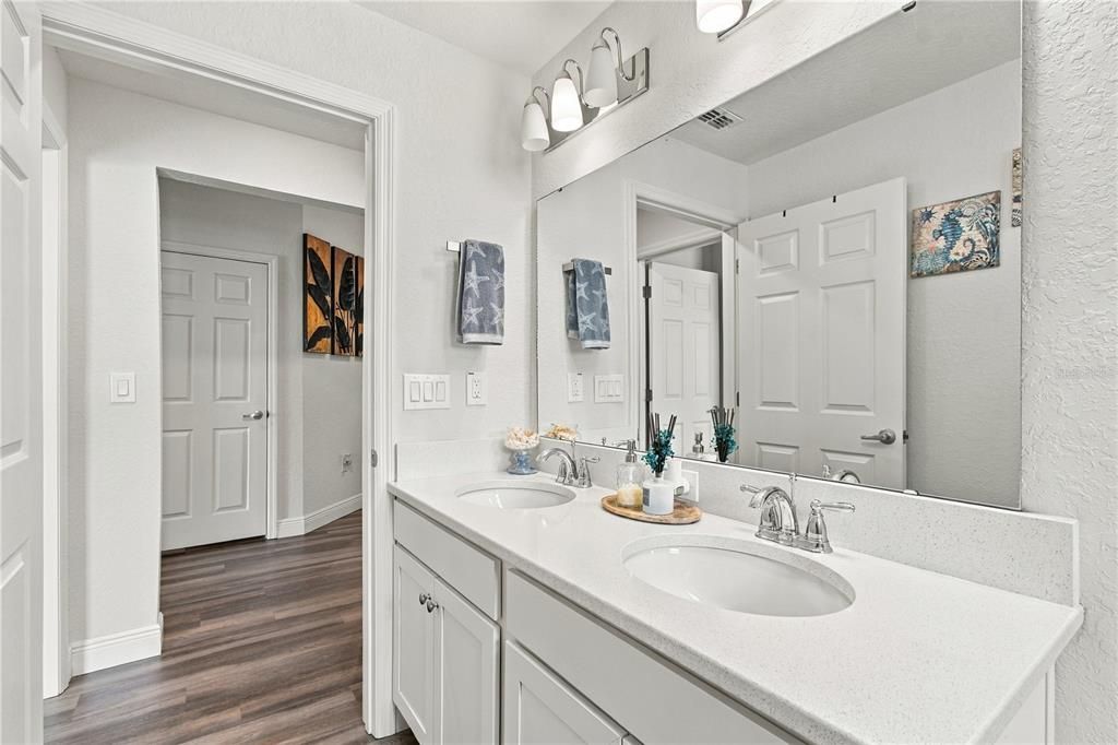 For Sale: $398,000 (3 beds, 2 baths, 2004 Square Feet)