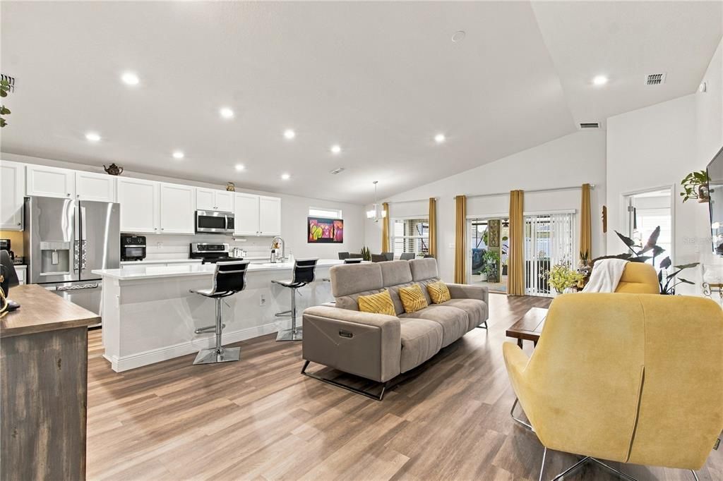 For Sale: $398,000 (3 beds, 2 baths, 2004 Square Feet)