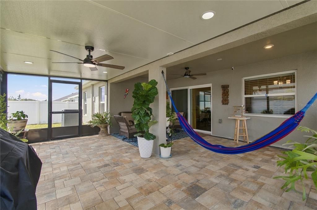 For Sale: $398,000 (3 beds, 2 baths, 2004 Square Feet)