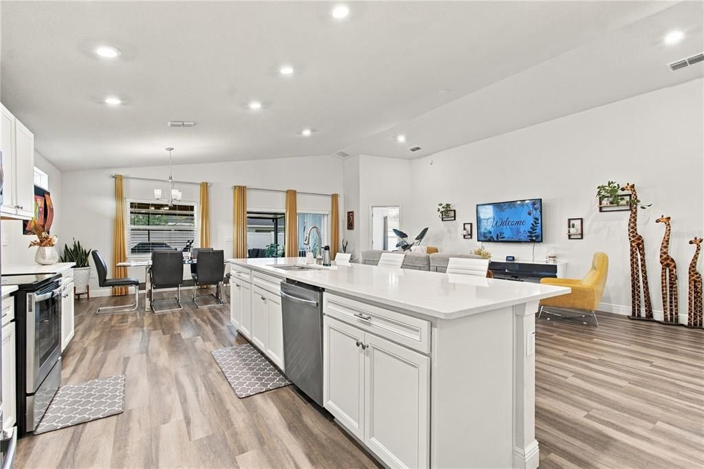 For Sale: $398,000 (3 beds, 2 baths, 2004 Square Feet)