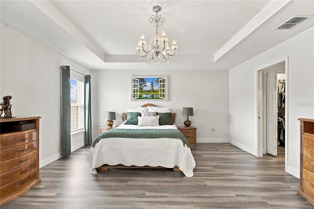 For Sale: $398,000 (3 beds, 2 baths, 2004 Square Feet)