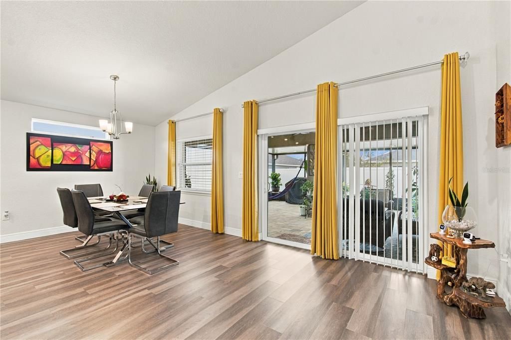 For Sale: $398,000 (3 beds, 2 baths, 2004 Square Feet)