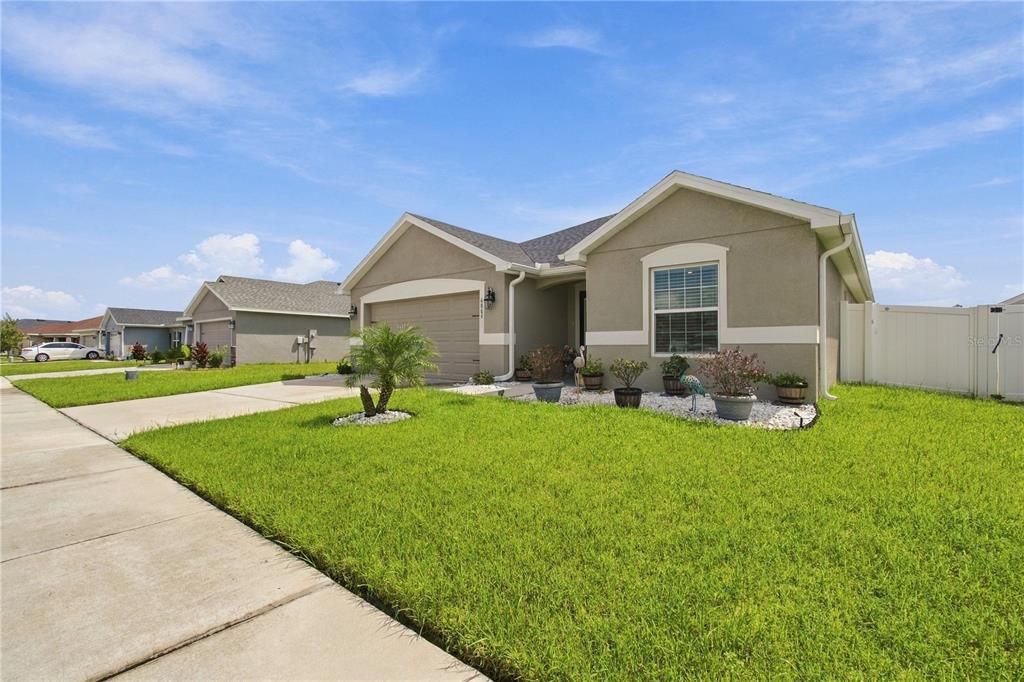 For Sale: $398,000 (3 beds, 2 baths, 2004 Square Feet)