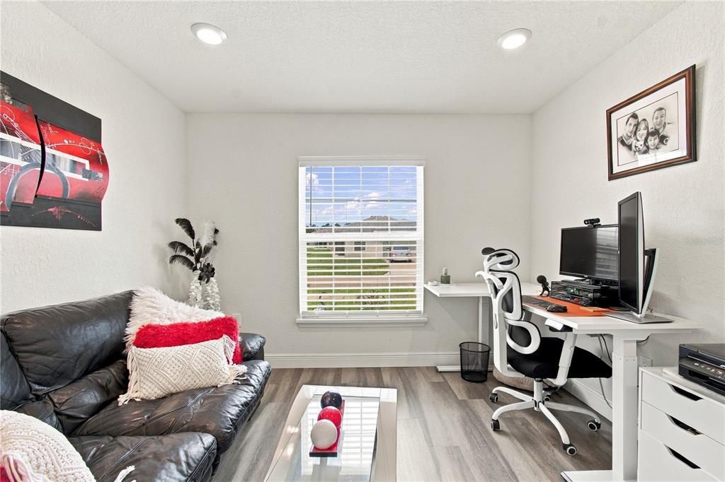For Sale: $398,000 (3 beds, 2 baths, 2004 Square Feet)