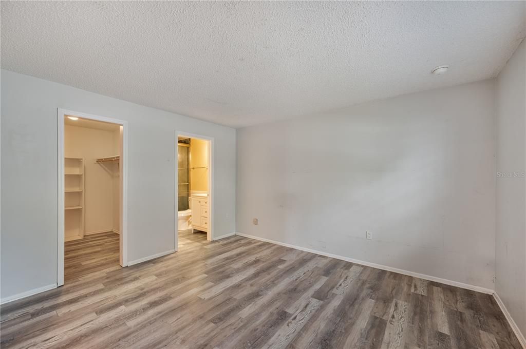 For Sale: $275,000 (3 beds, 2 baths, 1045 Square Feet)