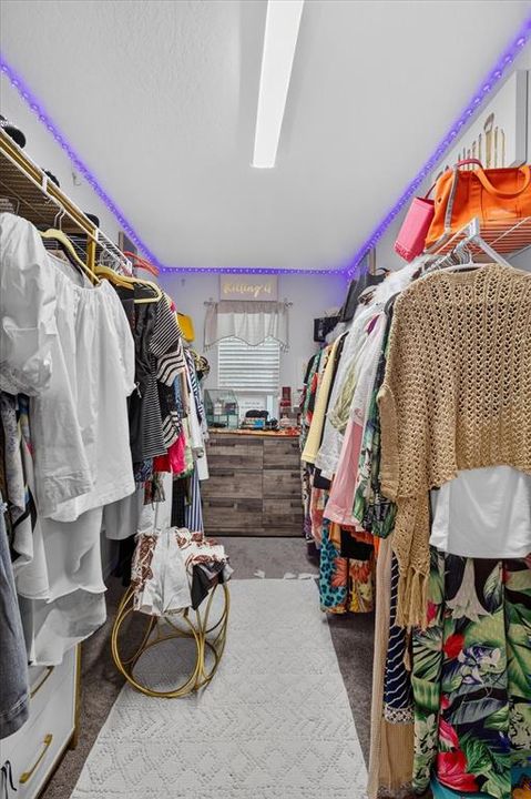 待售: $450,000 (5 贝兹, 3 浴室, 2470 平方英尺)