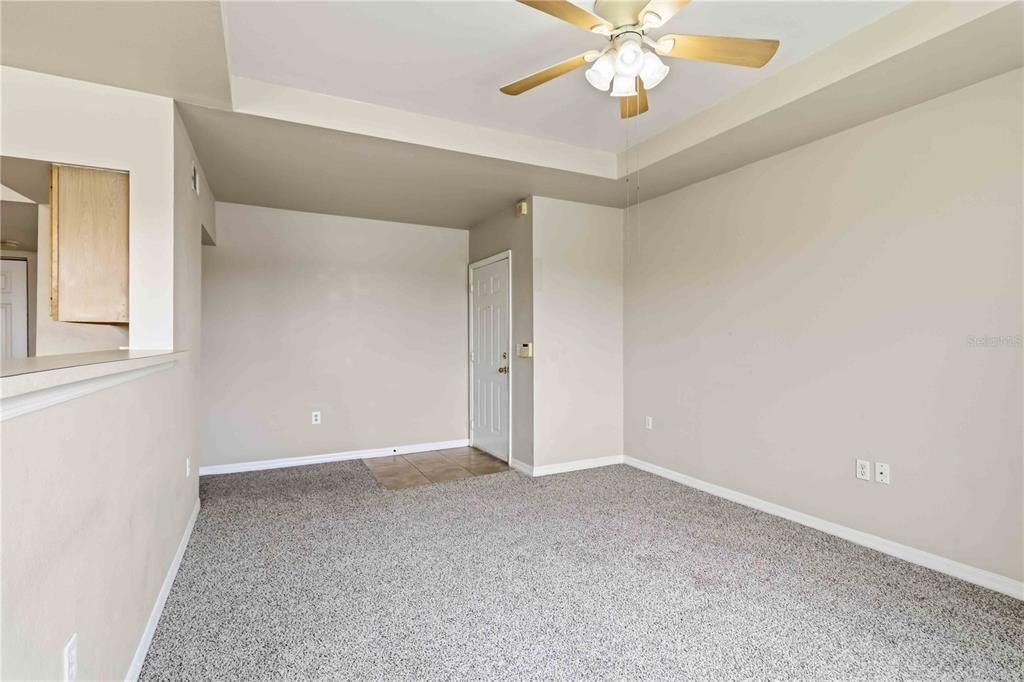 В аренду: $1,895 (3 спален, 2 ванн, 1310 Квадратных фут)