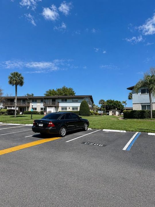 For Sale: $140,000 (2 beds, 1 baths, 881 Square Feet)