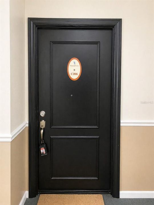 For Sale: $140,000 (2 beds, 1 baths, 881 Square Feet)