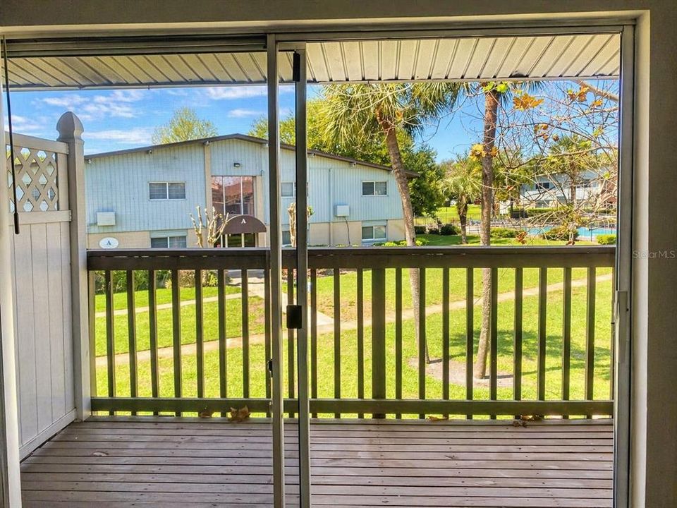 For Sale: $140,000 (2 beds, 1 baths, 881 Square Feet)