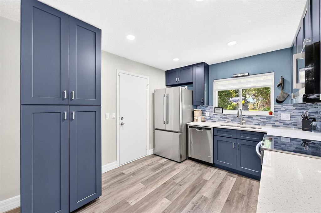 For Sale: $410,000 (3 beds, 2 baths, 1554 Square Feet)