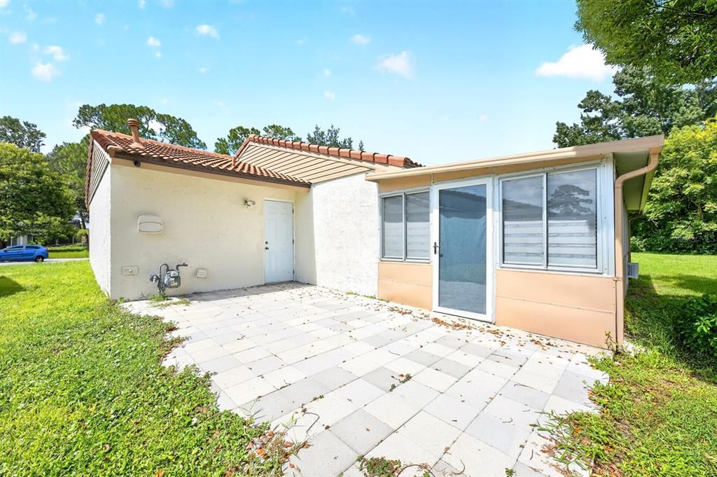 For Sale: $410,000 (3 beds, 2 baths, 1554 Square Feet)