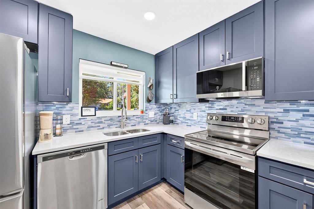 For Sale: $410,000 (3 beds, 2 baths, 1554 Square Feet)