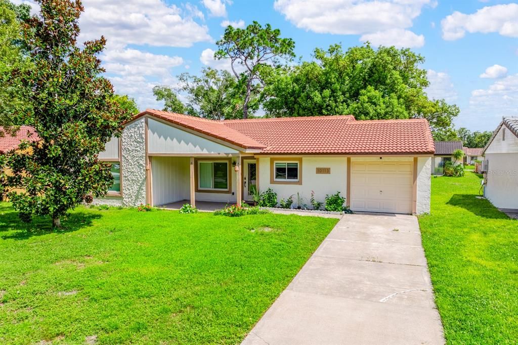 For Sale: $410,000 (3 beds, 2 baths, 1554 Square Feet)