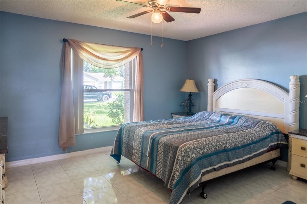 For Sale: $272,000 (3 beds, 2 baths, 1642 Square Feet)
