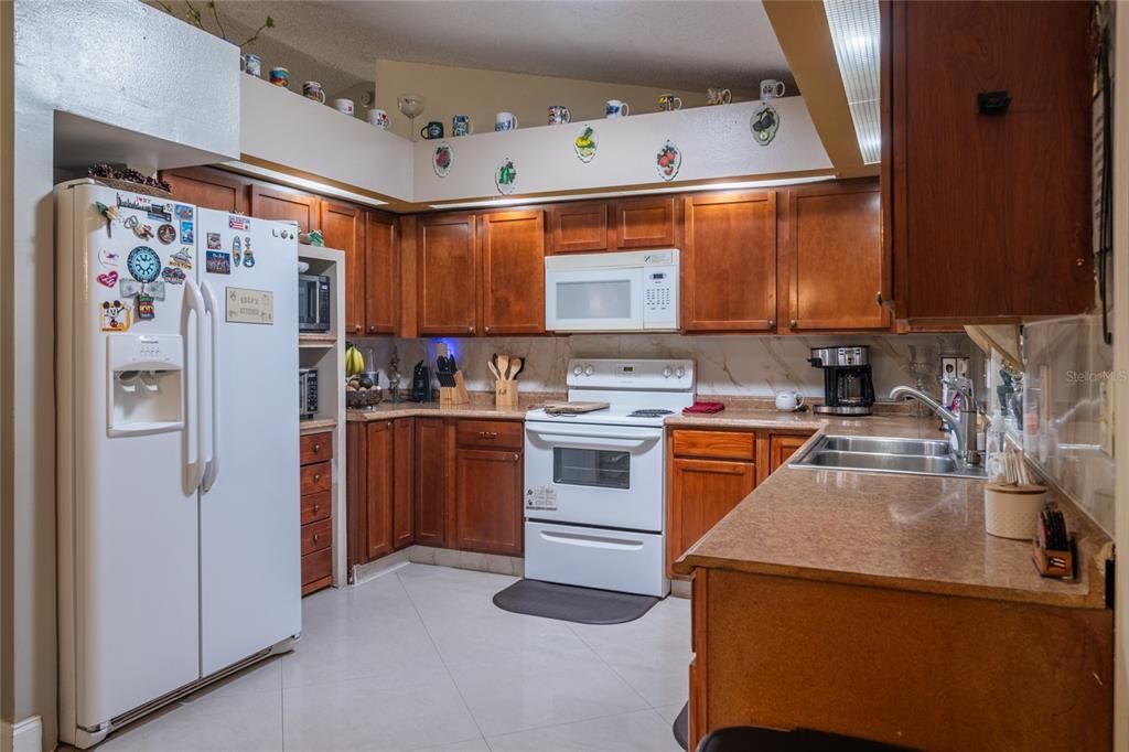 For Sale: $272,000 (3 beds, 2 baths, 1642 Square Feet)