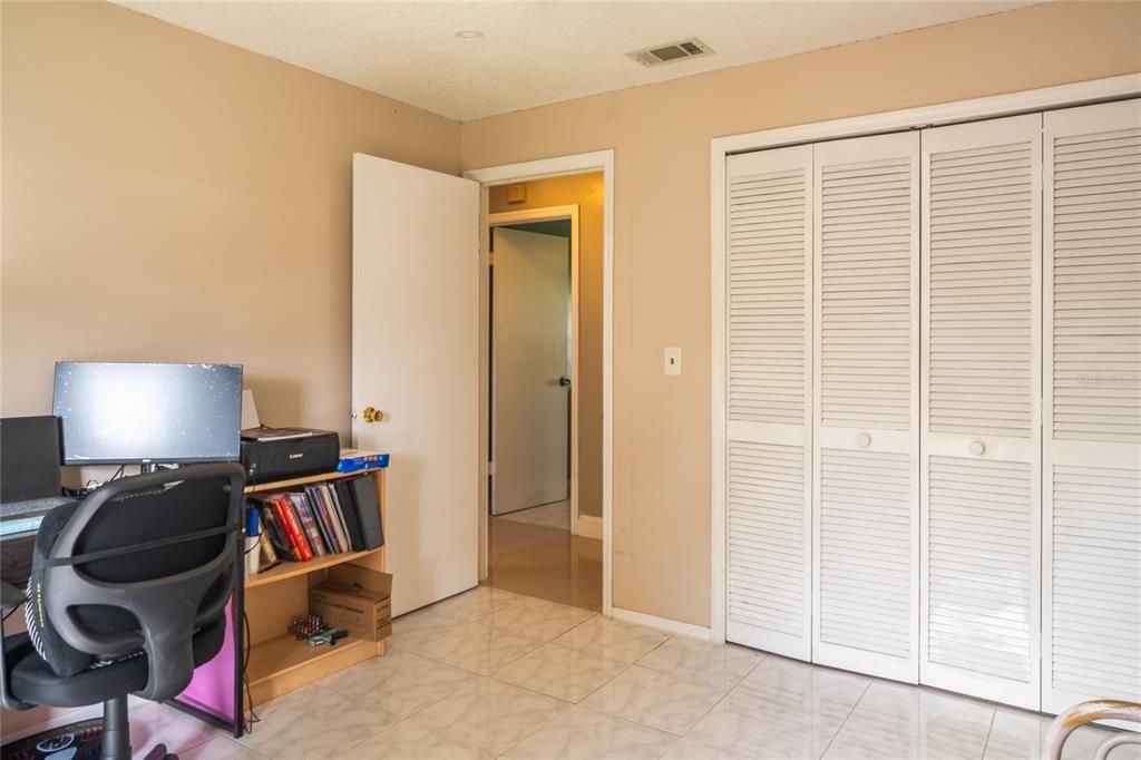For Sale: $272,000 (3 beds, 2 baths, 1642 Square Feet)
