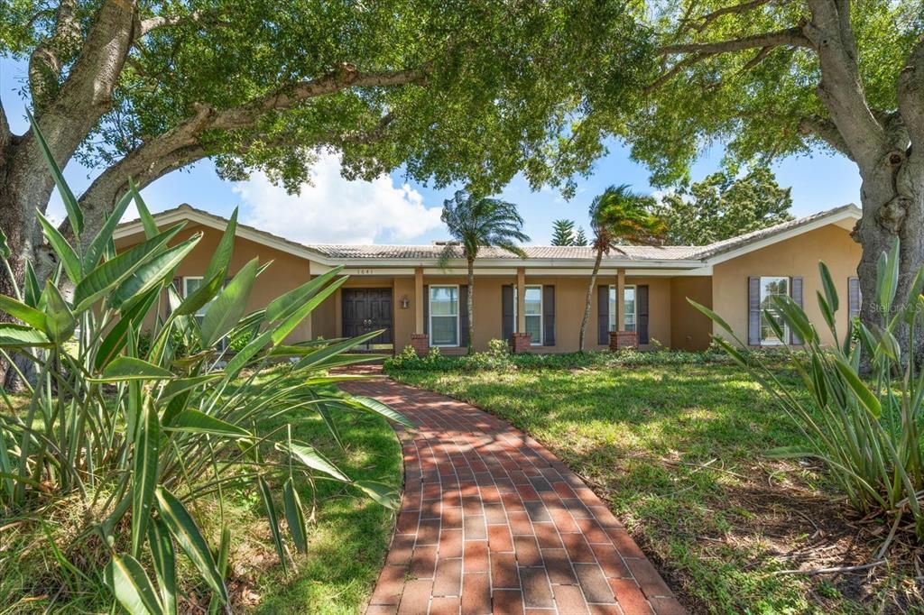 For Sale: $775,000 (3 beds, 2 baths, 2083 Square Feet)