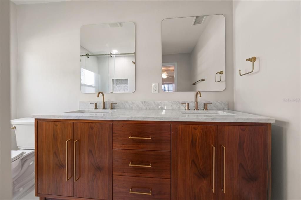 For Sale: $775,000 (3 beds, 2 baths, 2083 Square Feet)