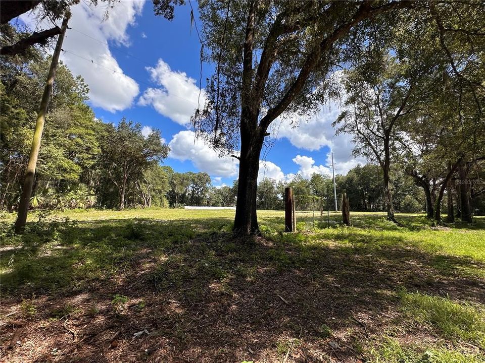 На продажу: $2,200 (2.00 acres)