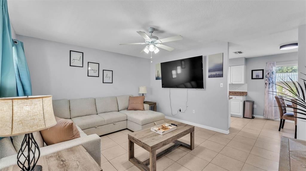 For Rent: $1,700 (3 beds, 1 baths, 1062 Square Feet)