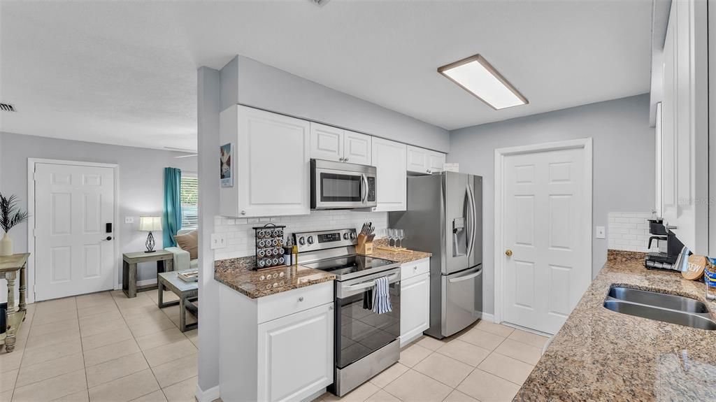 For Rent: $1,700 (3 beds, 1 baths, 1062 Square Feet)