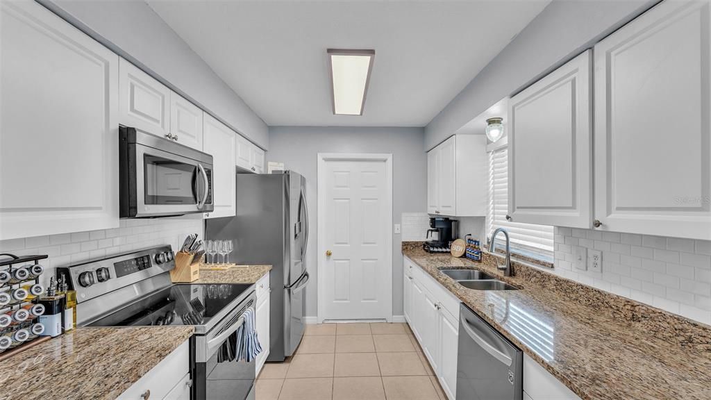 For Rent: $1,700 (3 beds, 1 baths, 1062 Square Feet)