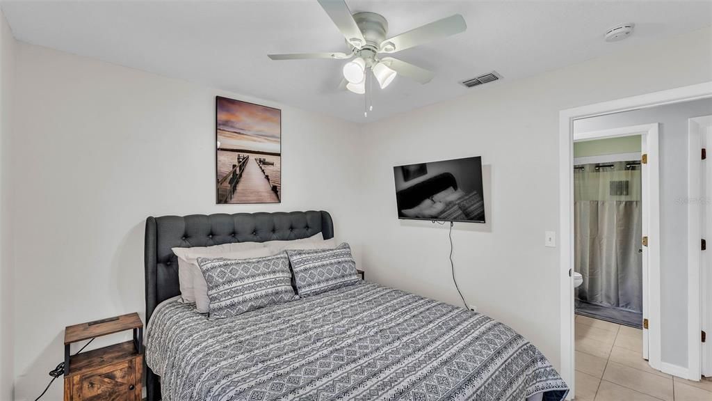 For Rent: $1,700 (3 beds, 1 baths, 1062 Square Feet)