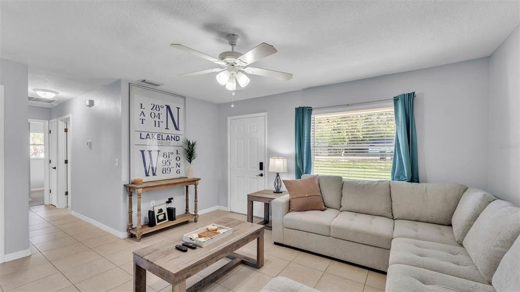 For Rent: $1,700 (3 beds, 1 baths, 1062 Square Feet)