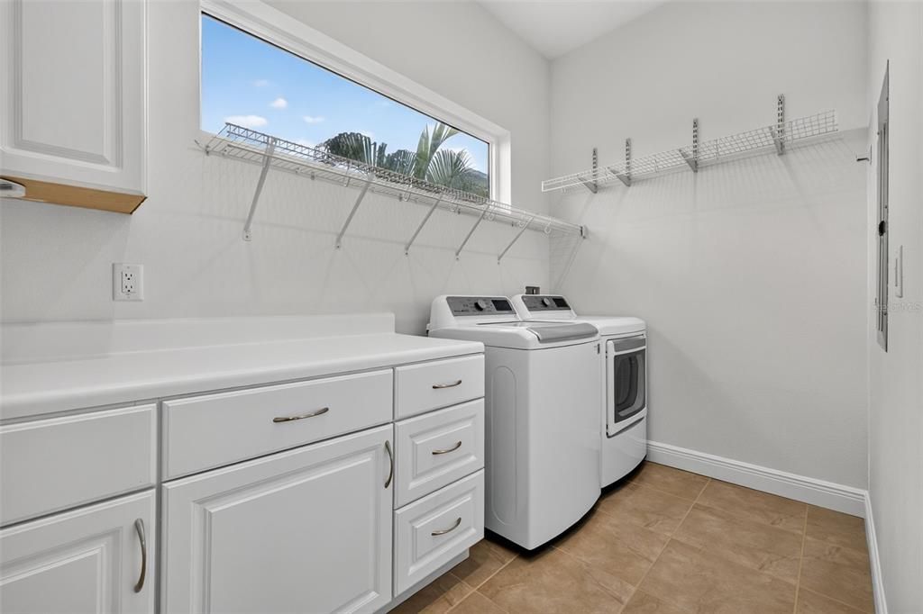 En Venta: $925,000 (3 camas, 2 baños, 1624 Pies cuadrados)