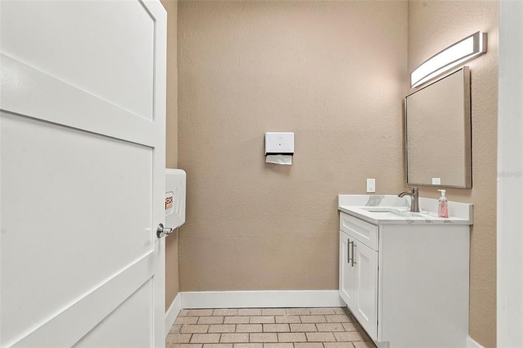 For Sale: $4,800 (0 beds, 0 baths, 1971 Square Feet)