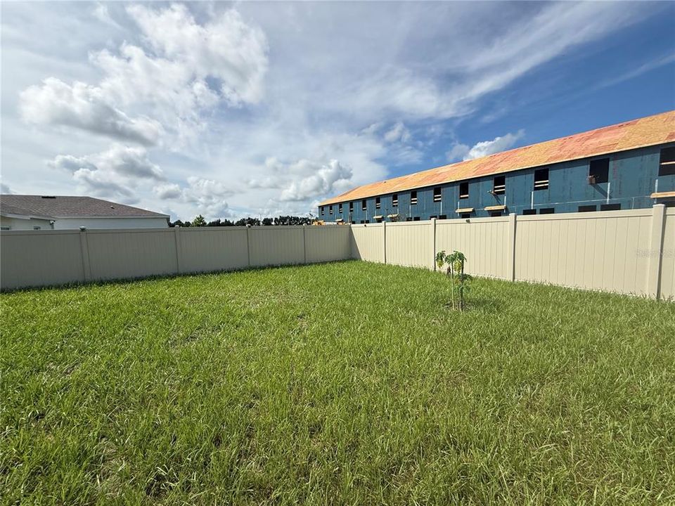 For Rent: $2,050 (4 beds, 2 baths, 1933 Square Feet)