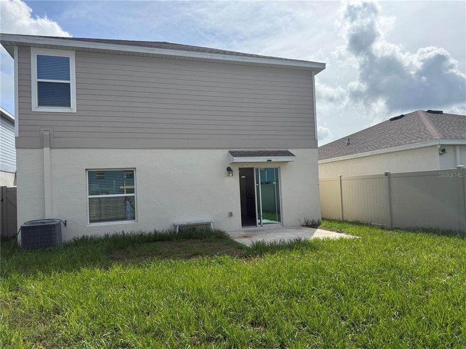 For Rent: $2,050 (4 beds, 2 baths, 1933 Square Feet)