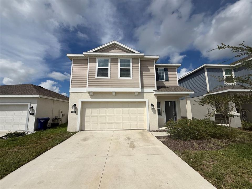 For Rent: $2,050 (4 beds, 2 baths, 1933 Square Feet)