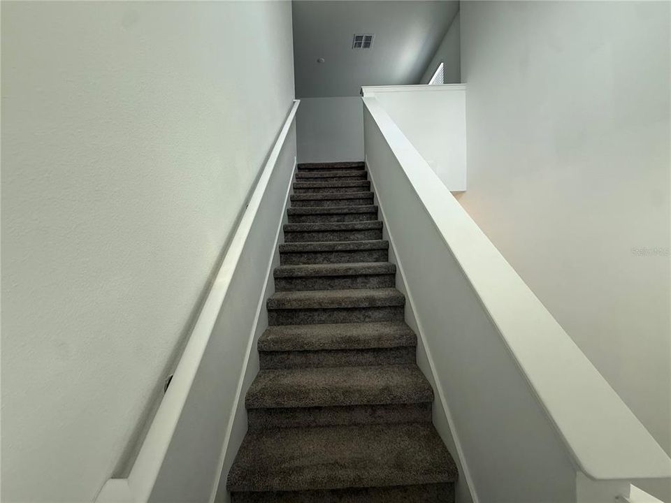 For Rent: $2,050 (4 beds, 2 baths, 1933 Square Feet)