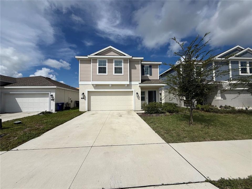 For Rent: $2,050 (4 beds, 2 baths, 1933 Square Feet)