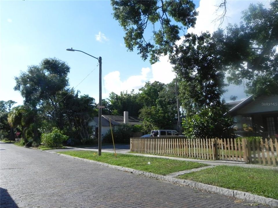For Sale: $520,000 (0.13 acres)